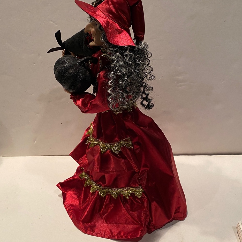 Vintage House Witch or Kitchen Witch - Picture 4 of 9